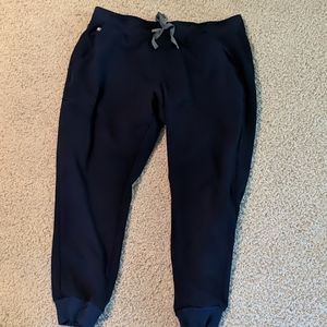 EUC Figs jogger scrubs 😍